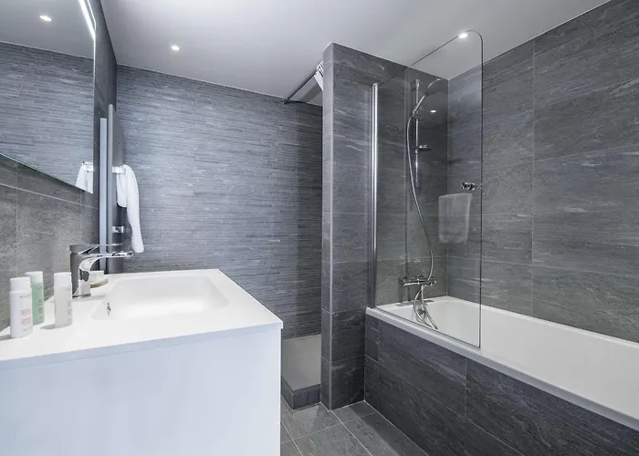 1550 - 6/7 Pers. Avec Wi-fi, Animaux Admis, Parking - Fr-1-631-202 * Courchevel